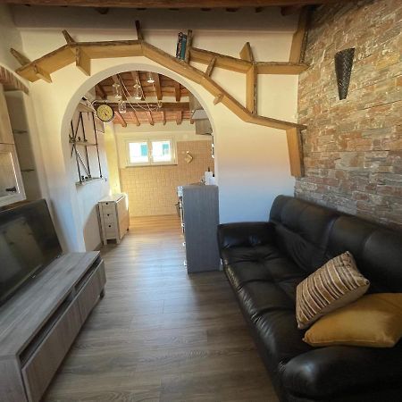 Il Cappellaio Matto Apartment Livorno Bagian luar foto