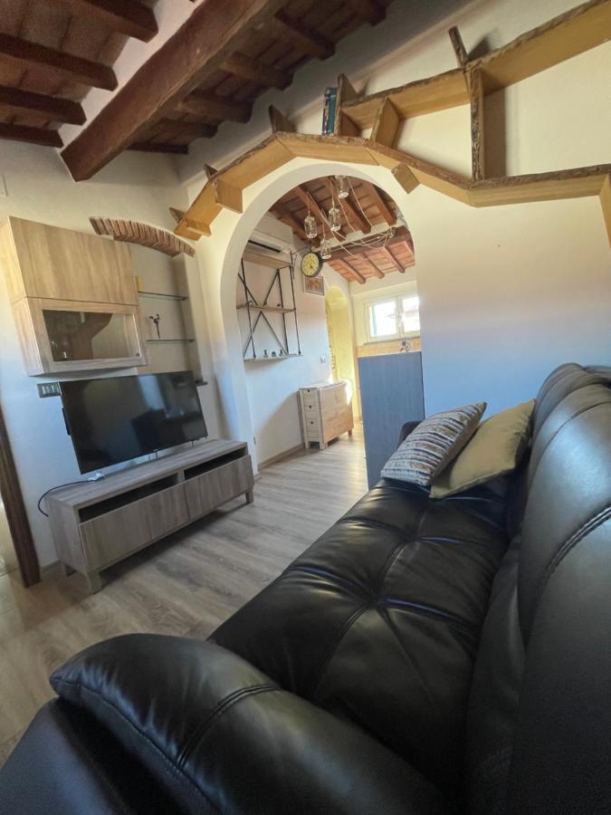 Il Cappellaio Matto Apartment Livorno Bagian luar foto